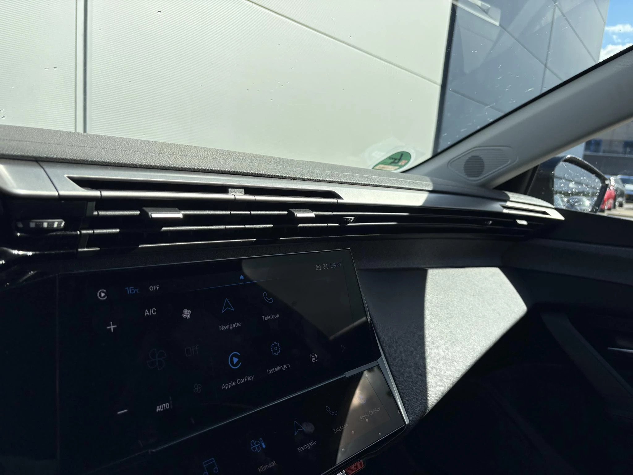 Peugeot-308-image-25
