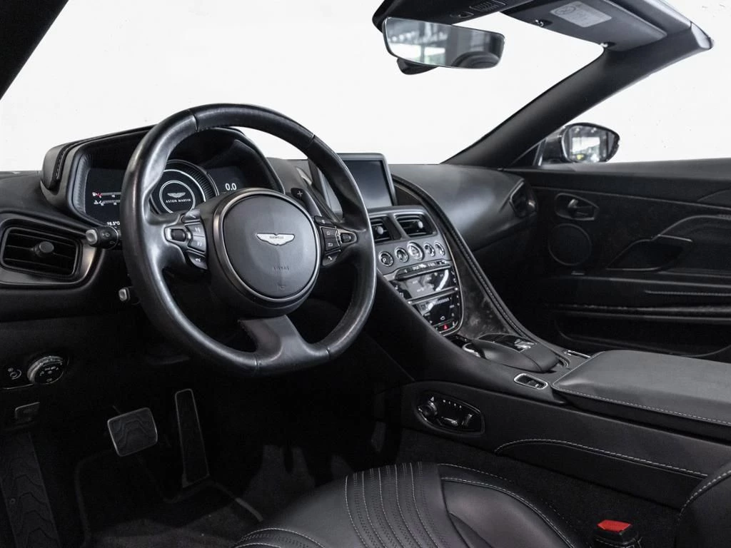 Aston Martin V8 Volante DB11 Aston Martin Hamburg