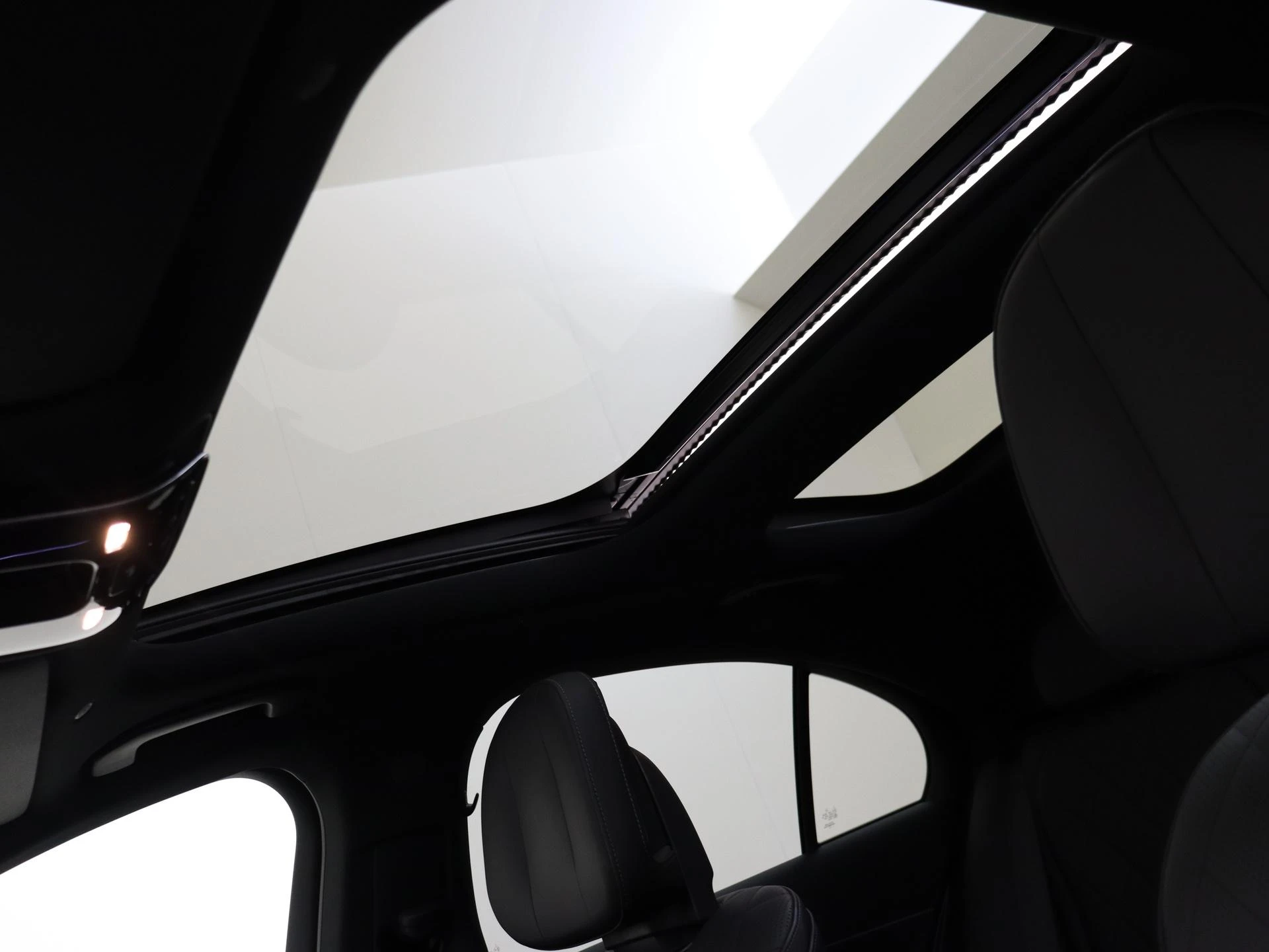 Mercedes-Benz-E-Klasse-image-27