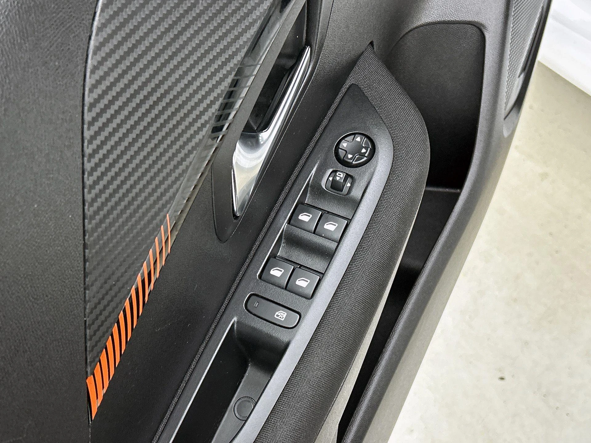 Peugeot-208-image-21