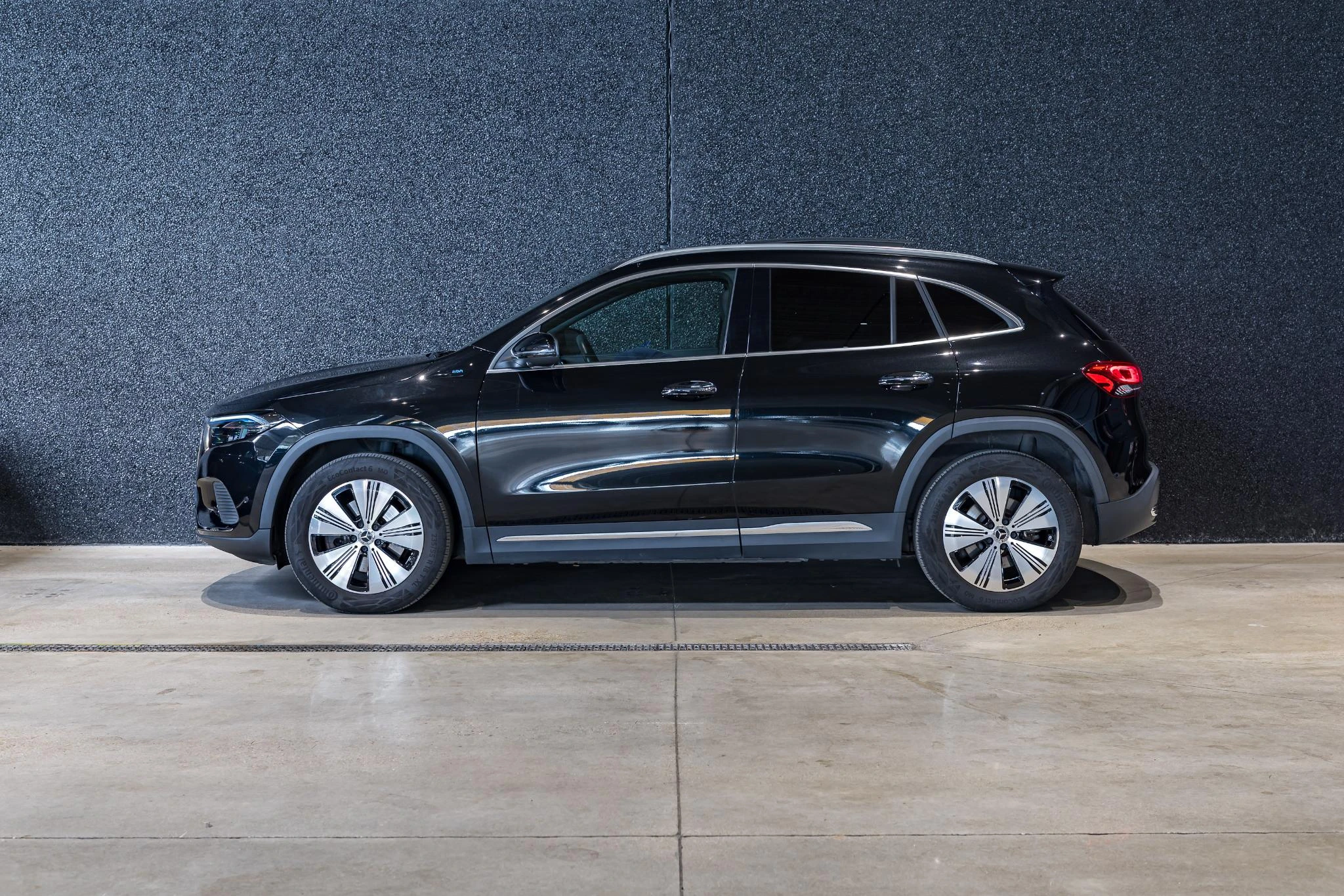 Mercedes-Benz-EQA-image-3