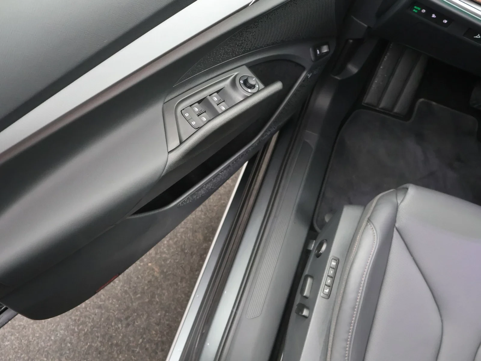 Škoda Enyaq Coupe 85 Corporate 82kWh 210kW (285pk) DEMO