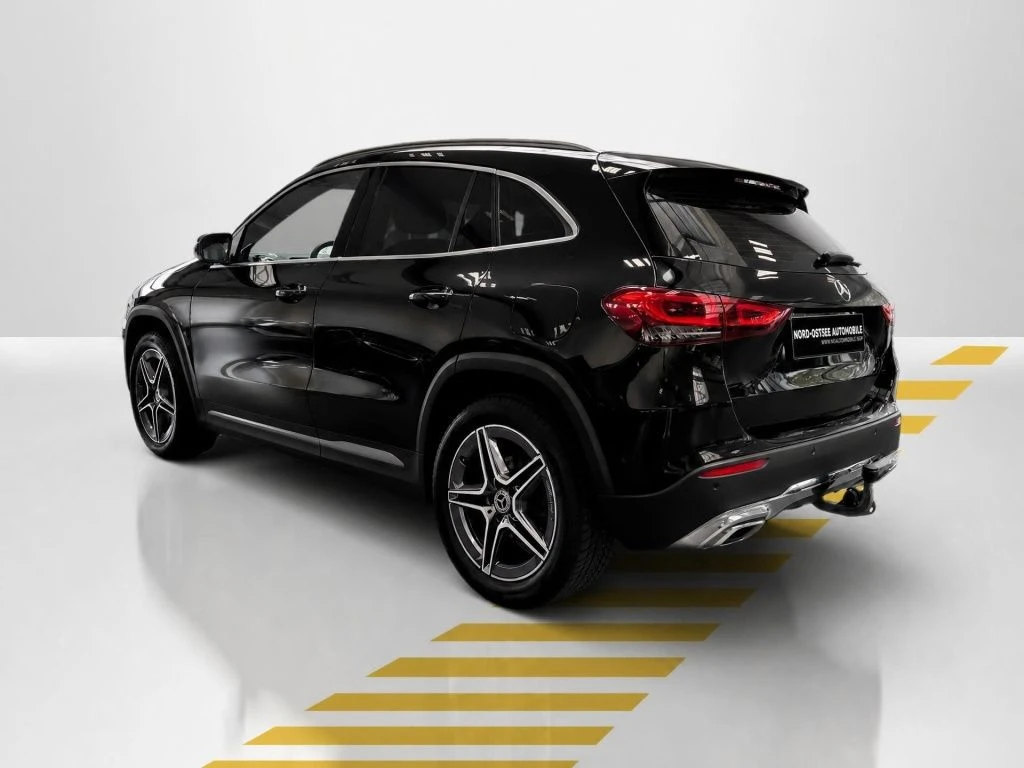 Mercedes-Benz-GLA 200 d-image-12