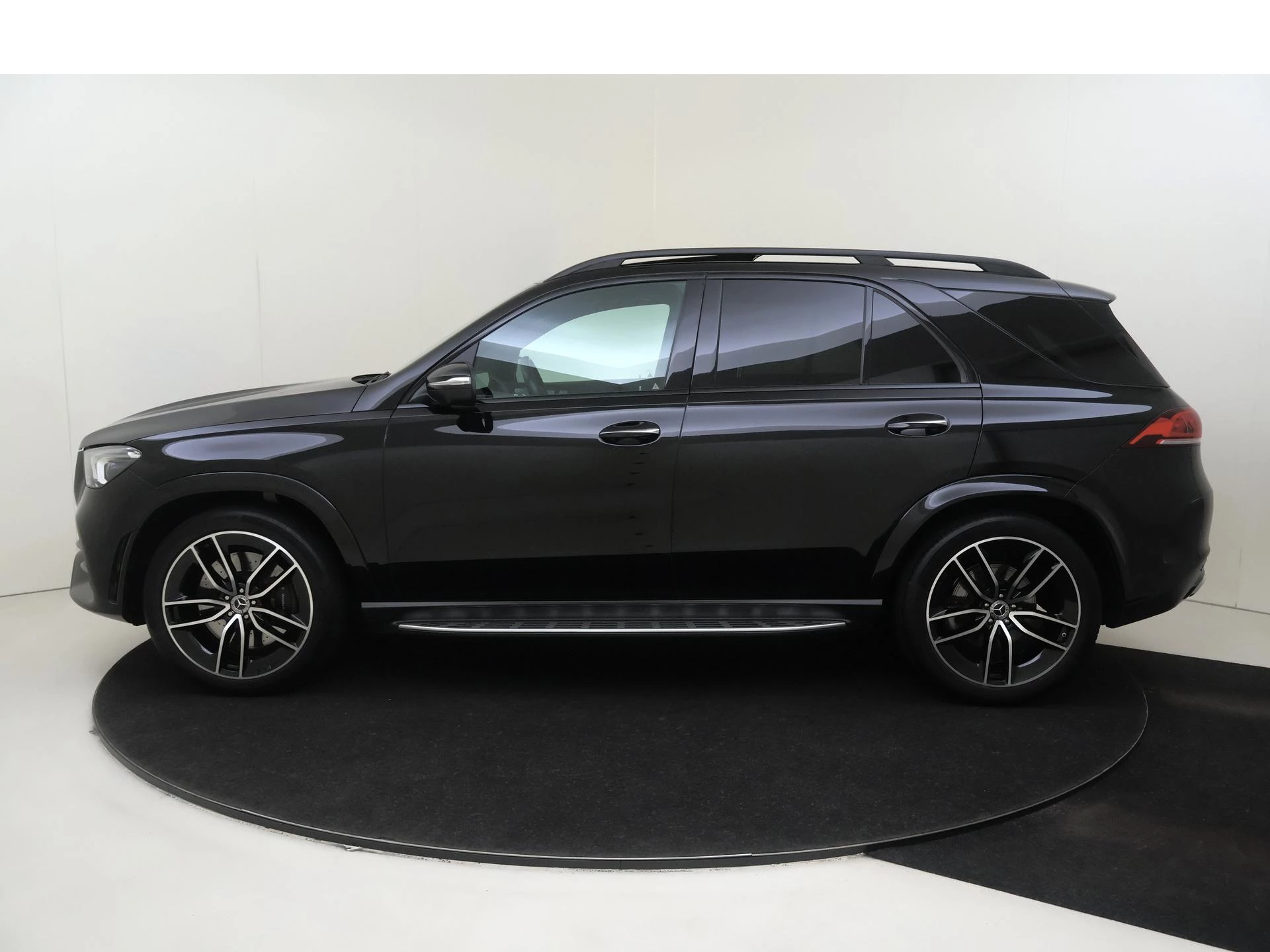 Mercedes-Benz-GLE-image-8
