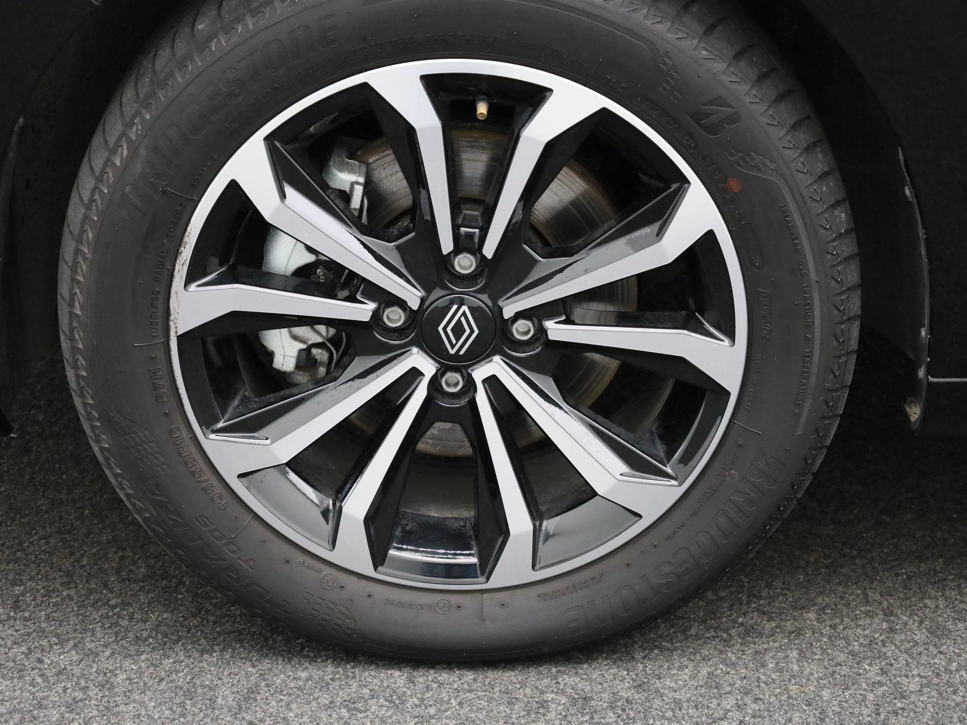 Renault-Clio-image-11