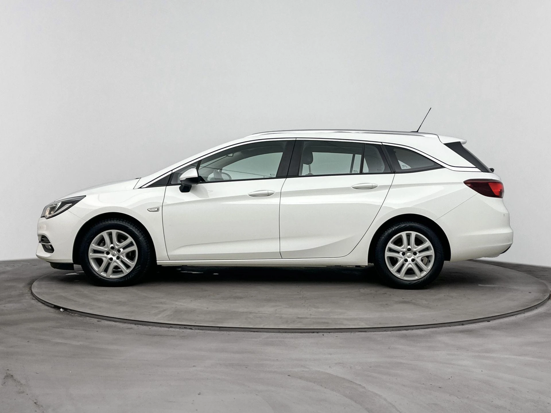Opel Astra Sports Tourer 1.2 Launch Edition