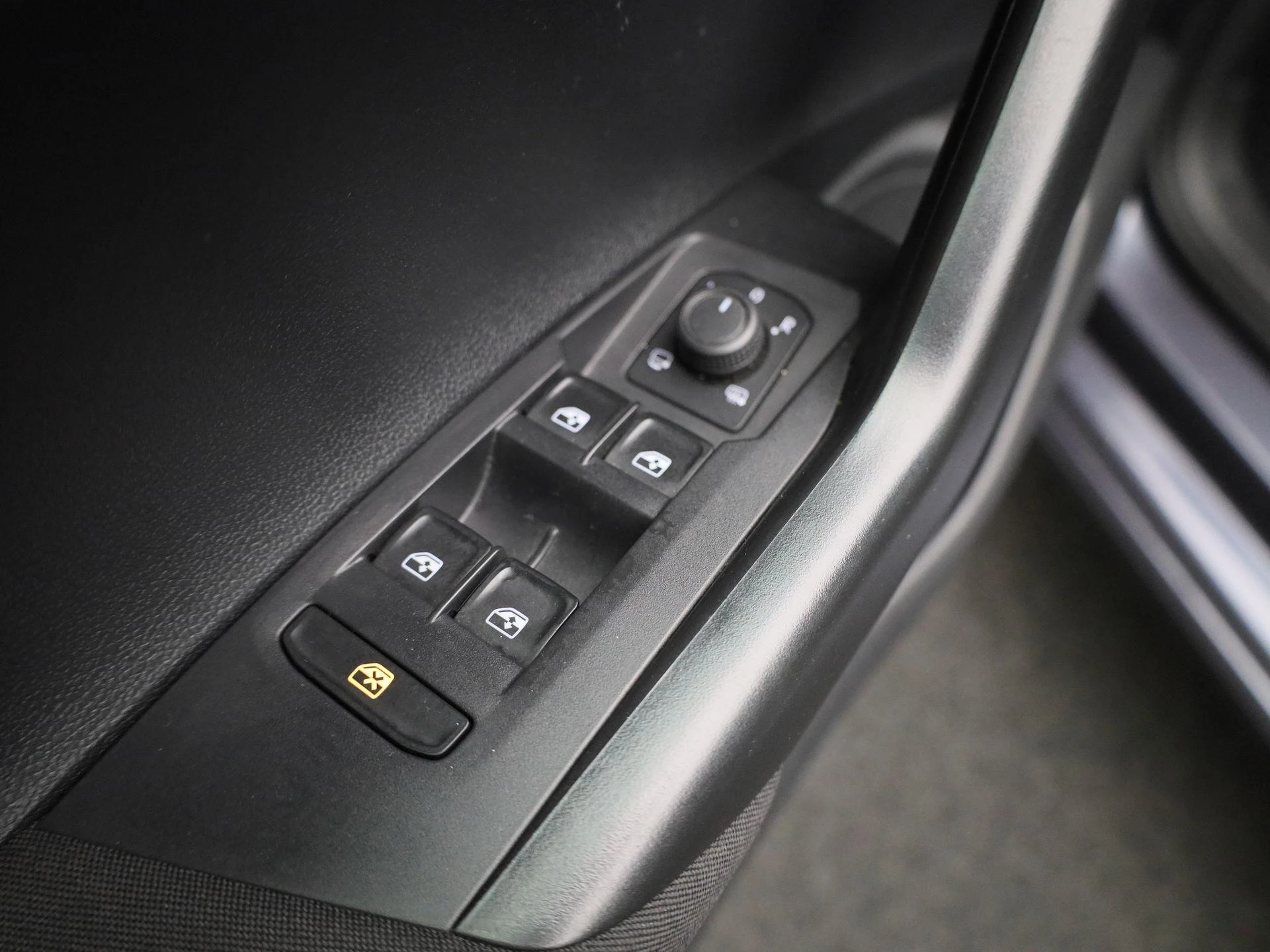 Volkswagen-Polo-image-22