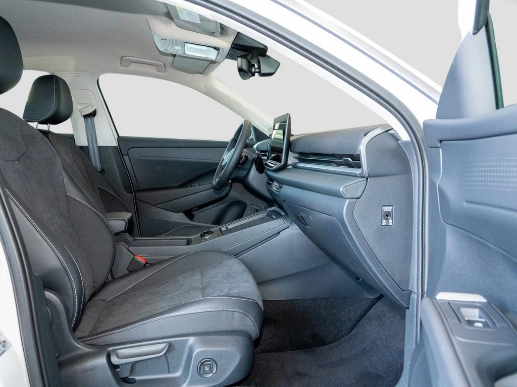 Volkswagen-T-Roc-image-4