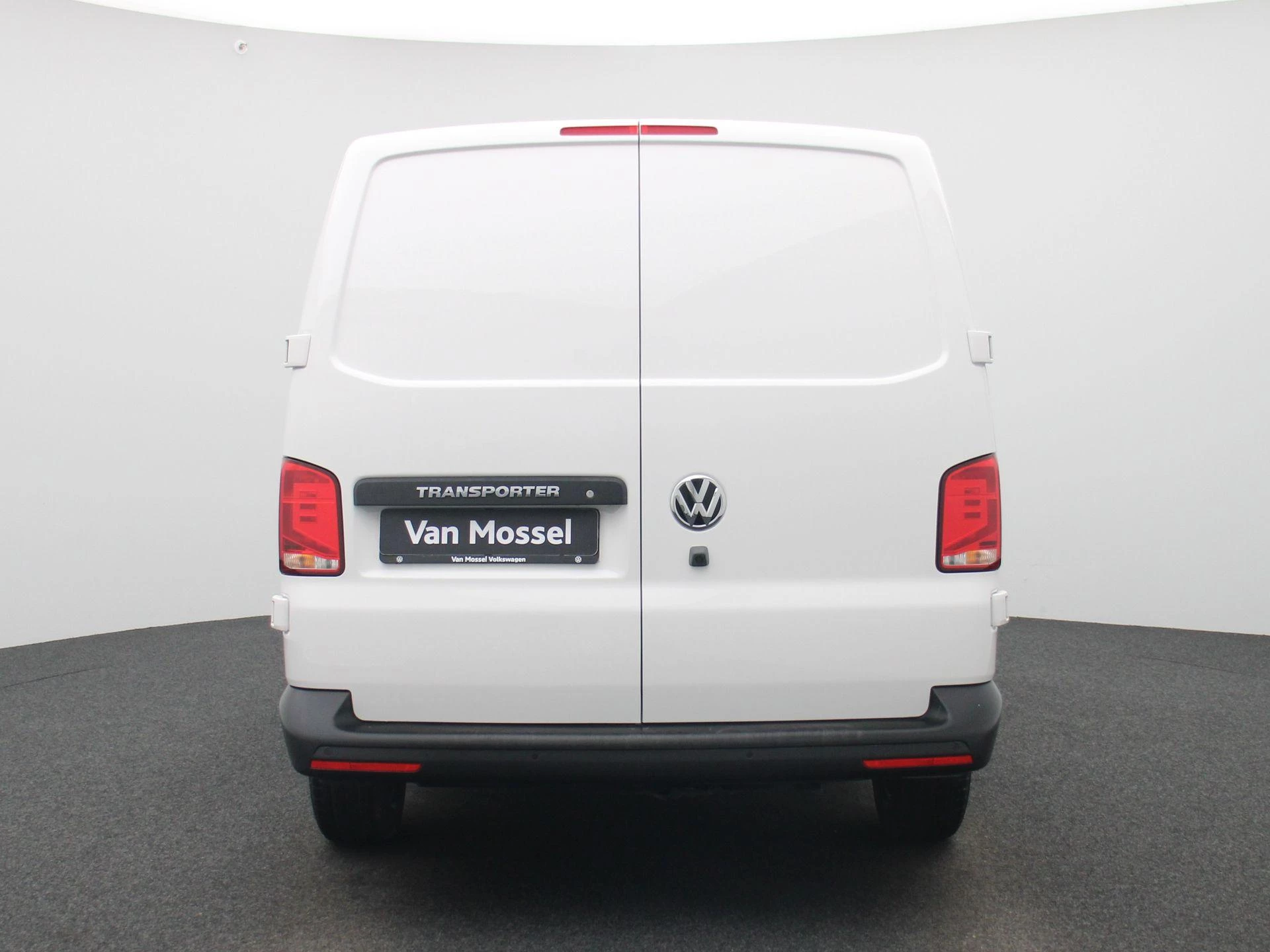 Volkswagen-Transporter-image-4