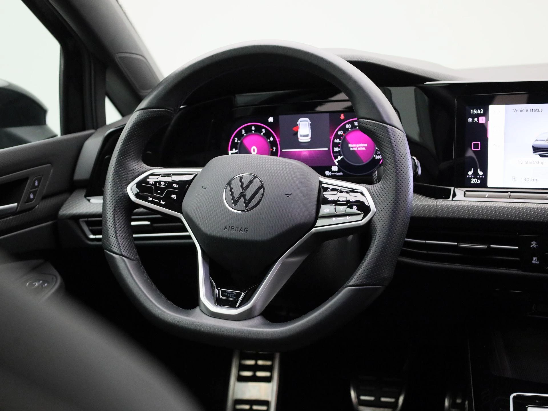 Volkswagen-Golf-image-9