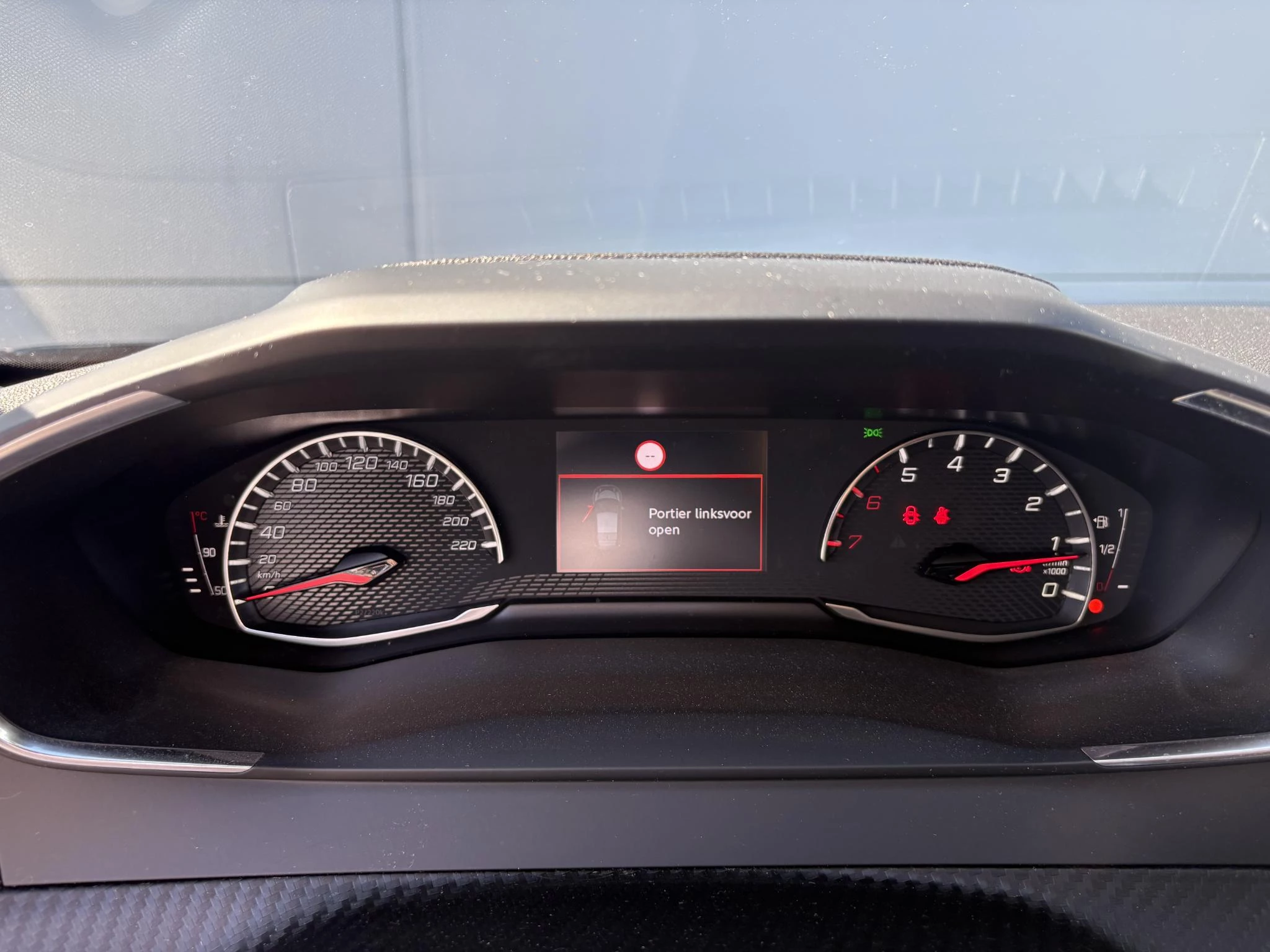 Peugeot-2008-image-14