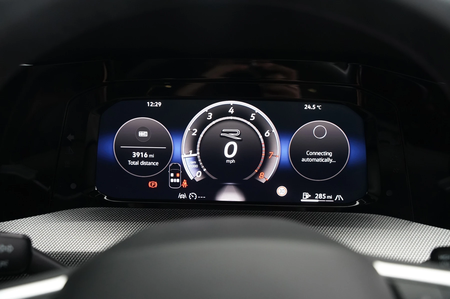 Volkswagen-Golf-image-7