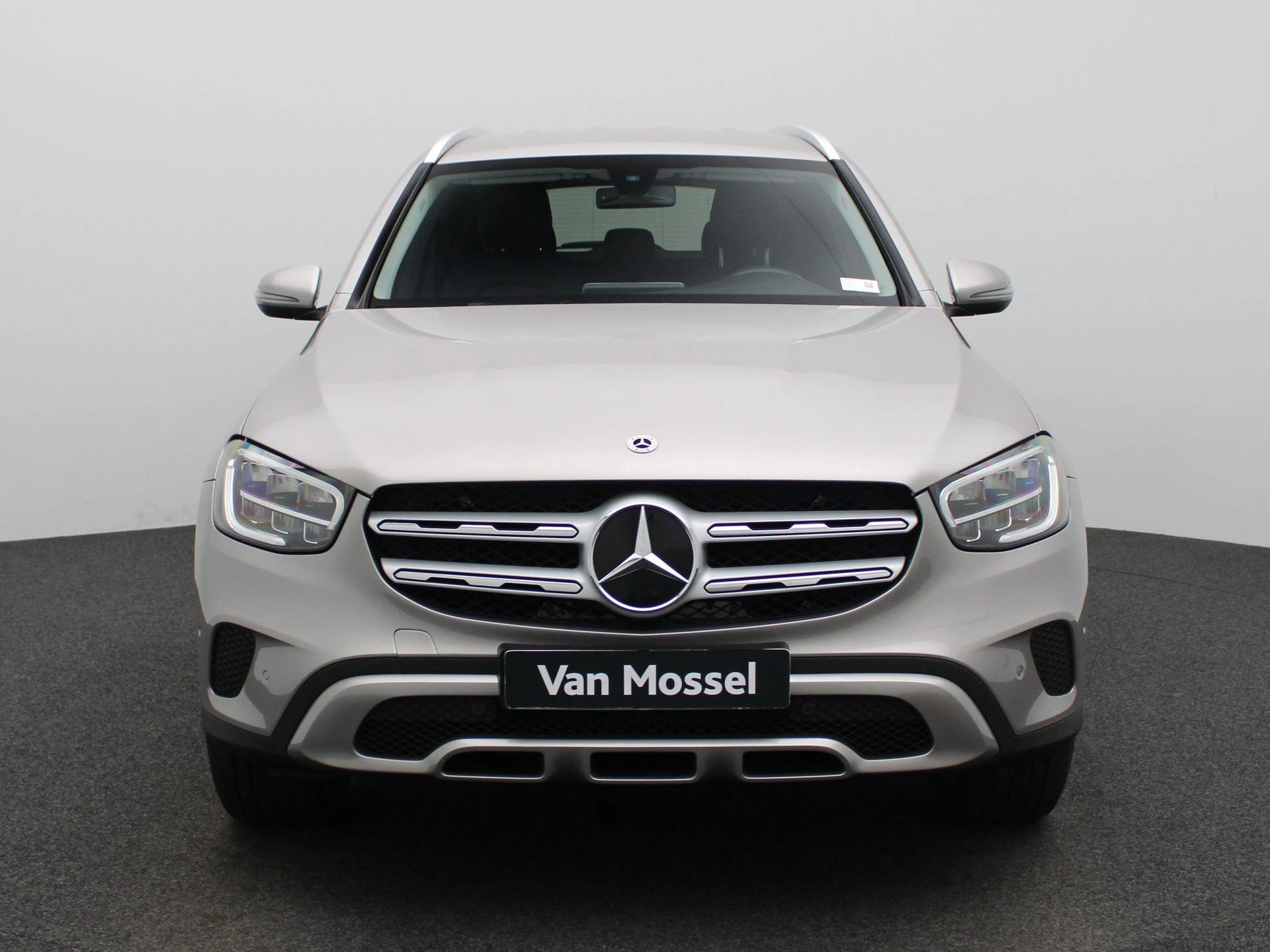 Mercedes-Benz-GLC-image-2