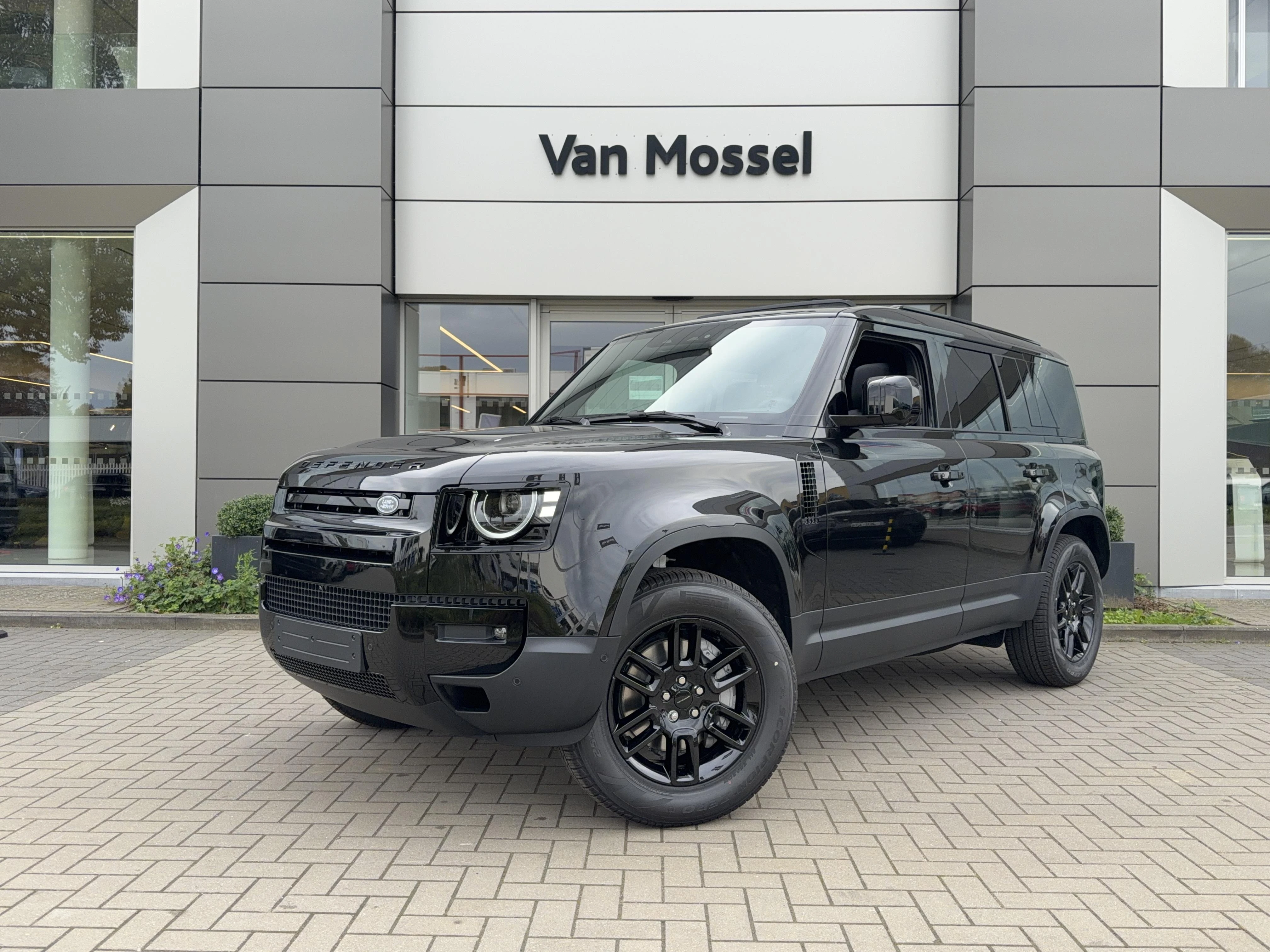 Land Rover-Defender-image-0