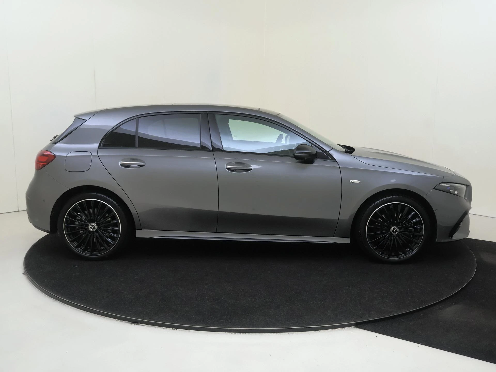 Mercedes-Benz-A-Klasse-image-8
