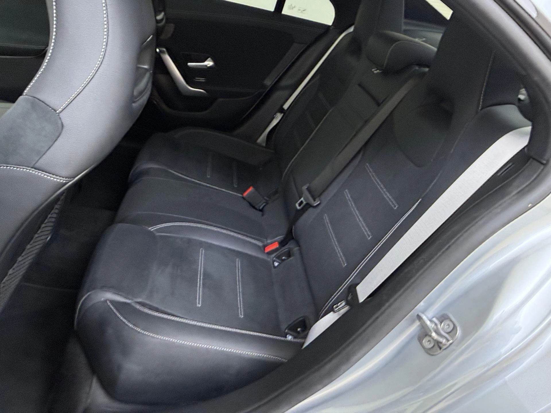 Mercedes-Benz-CLA-image-15