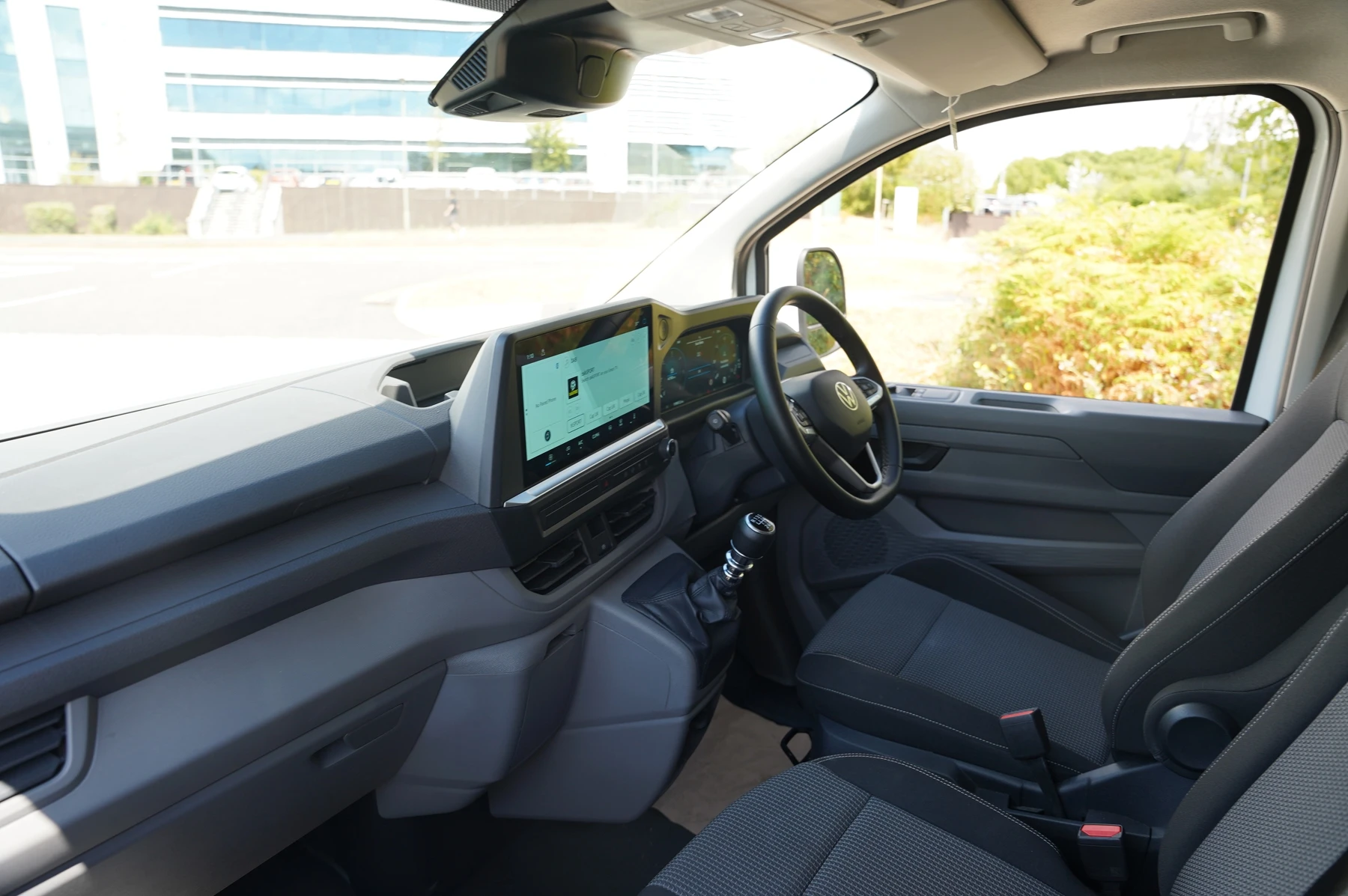 Volkswagen-Transporter-image-1