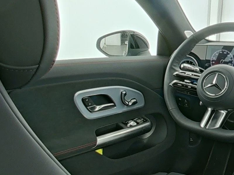 Mercedes-Benz-CLA-image-7