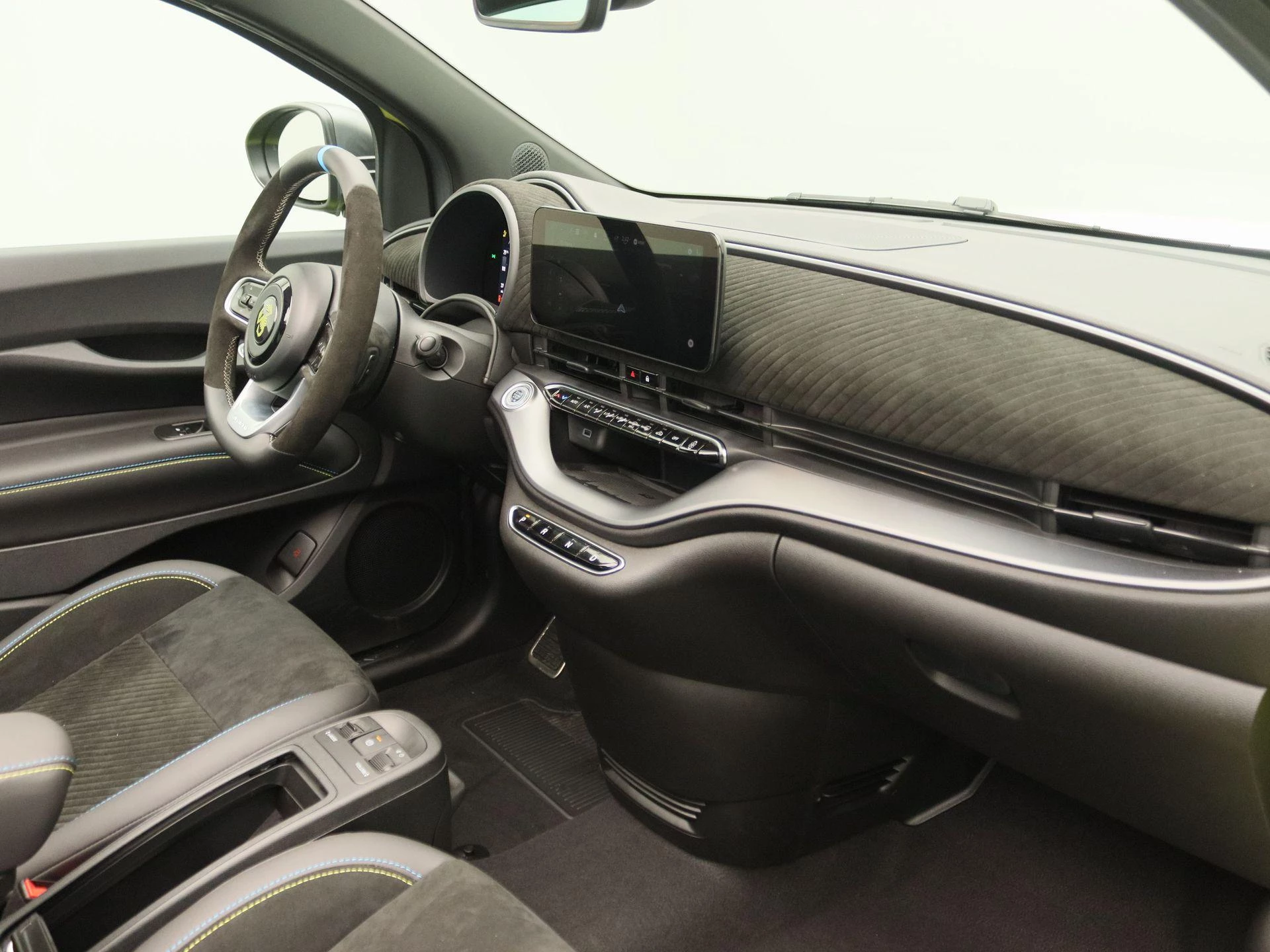 Abarth-500e-image-24