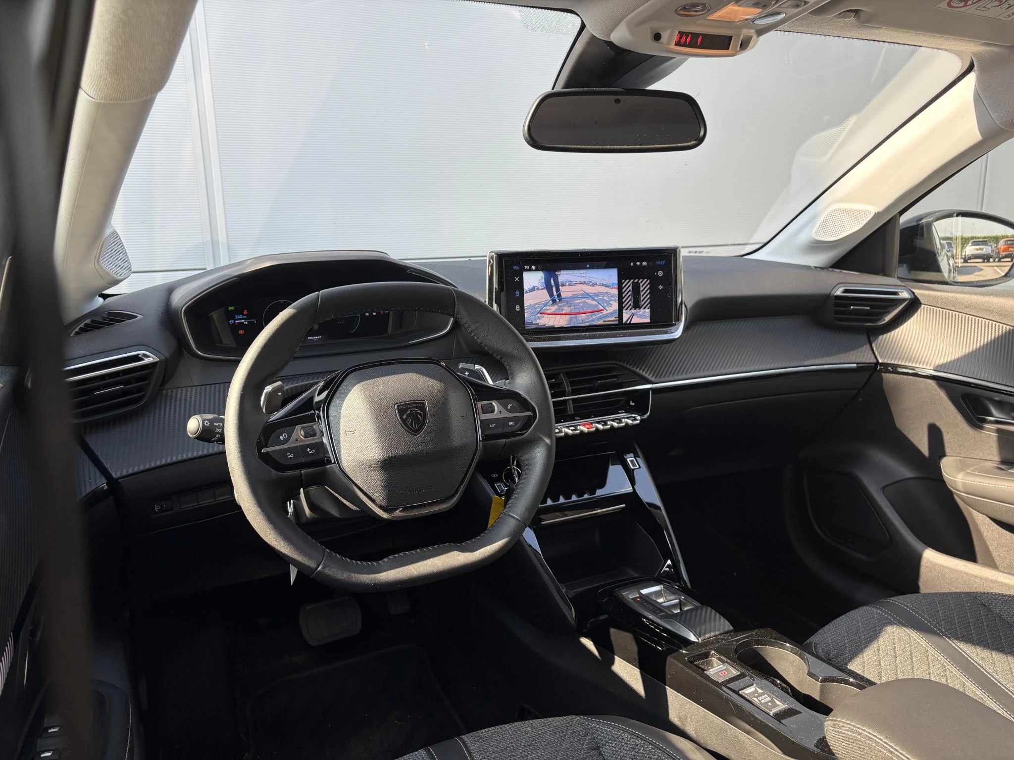 Peugeot-208-image-12