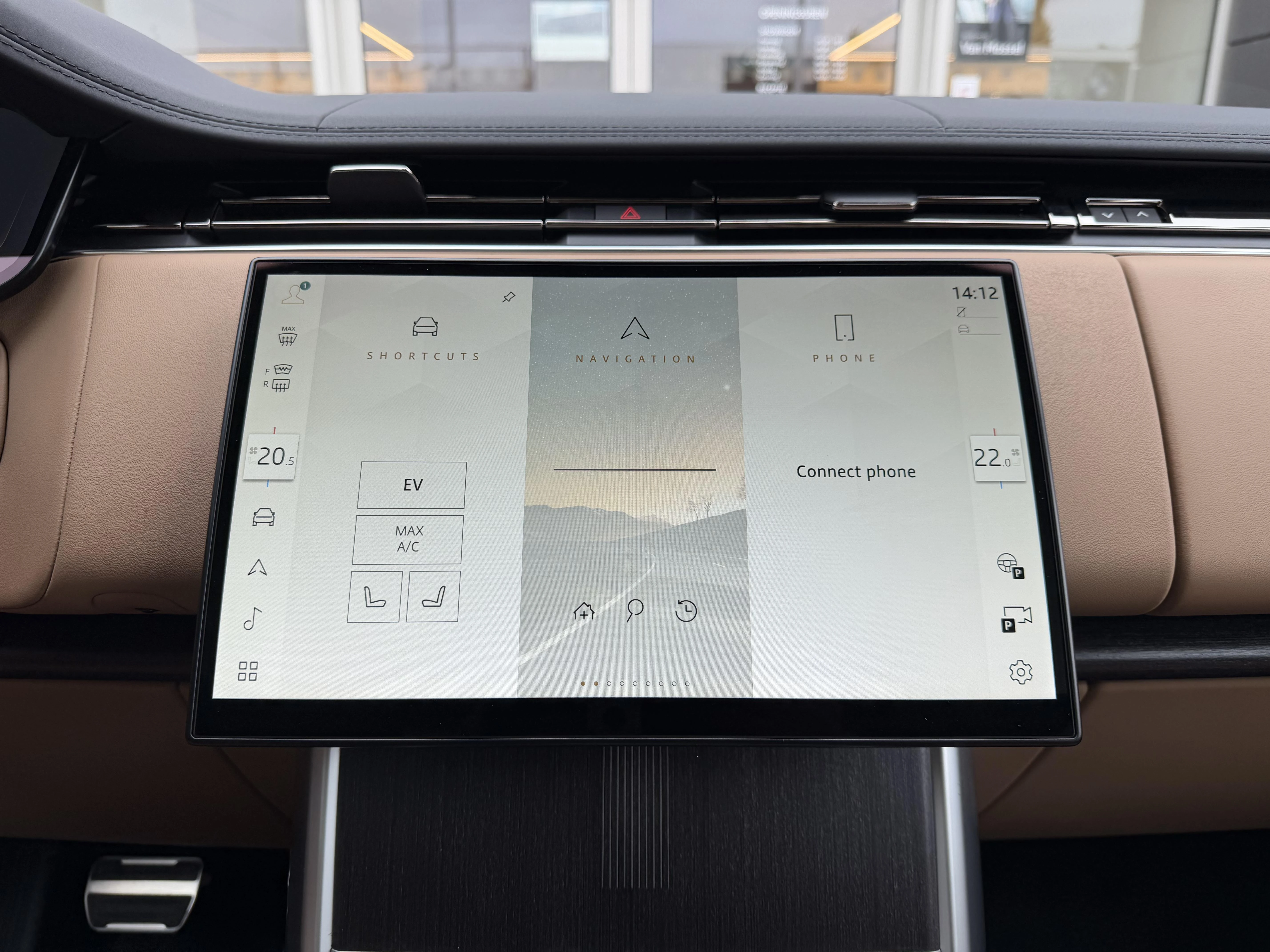 Land Rover-Range Rover-image-19