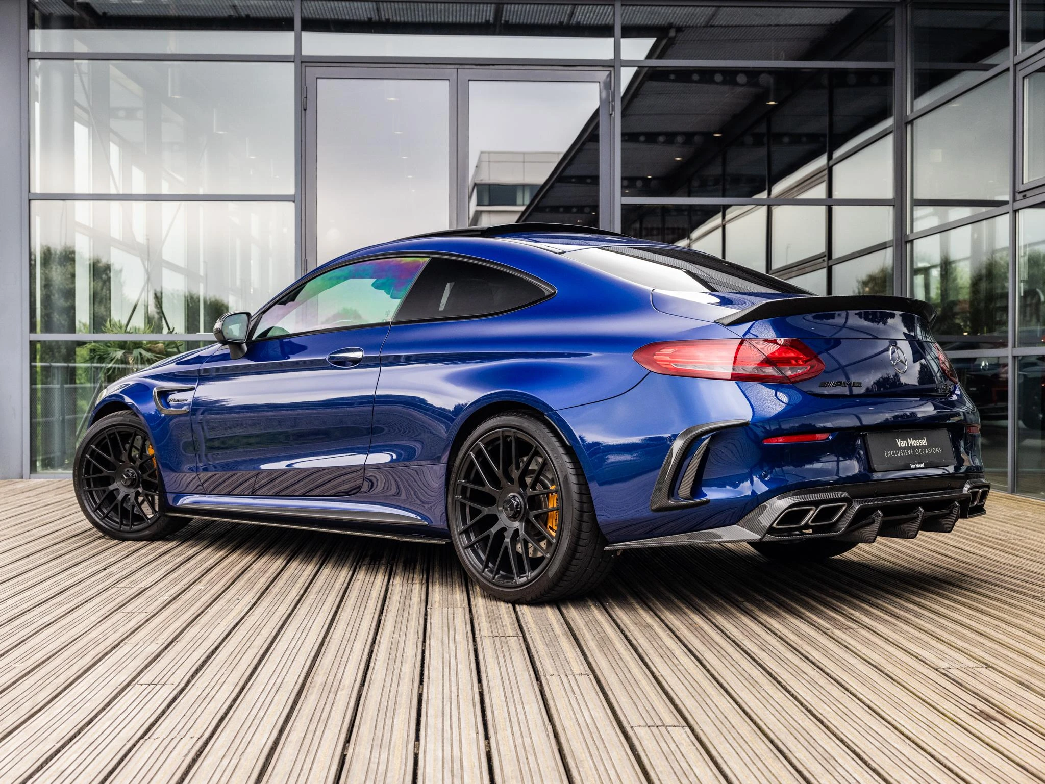 Mercedes-Benz-C-Klasse-image-4
