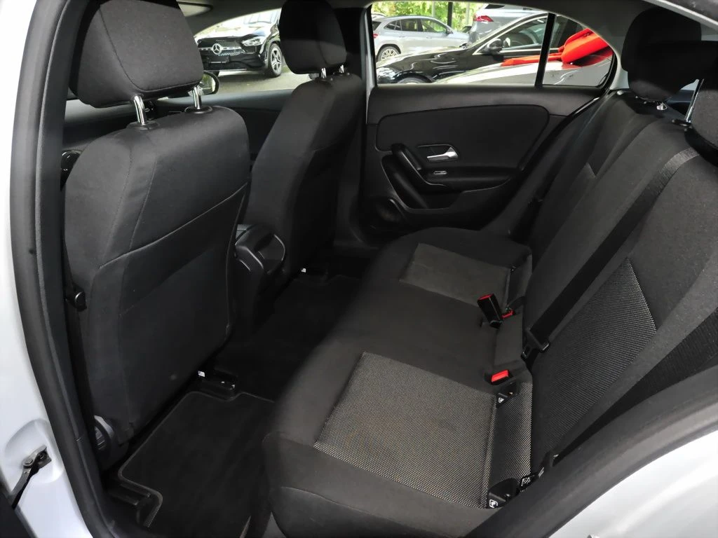 Mercedes-Benz-A-Klasse 180 d-image-12
