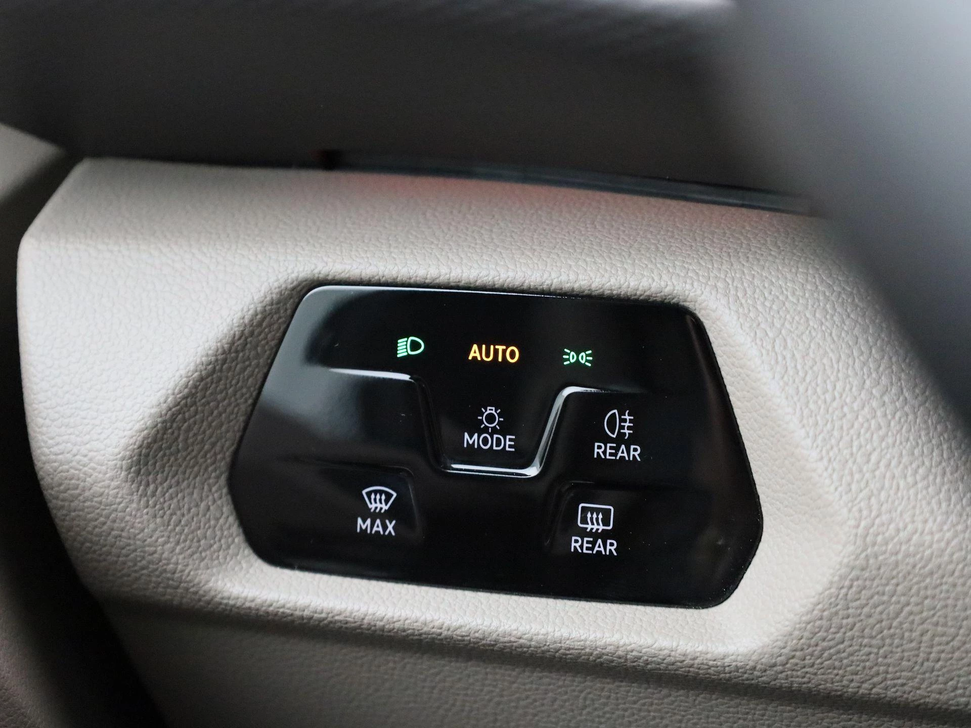Volkswagen Multivan 1.4 eHybrid L2H1 Life 218PK