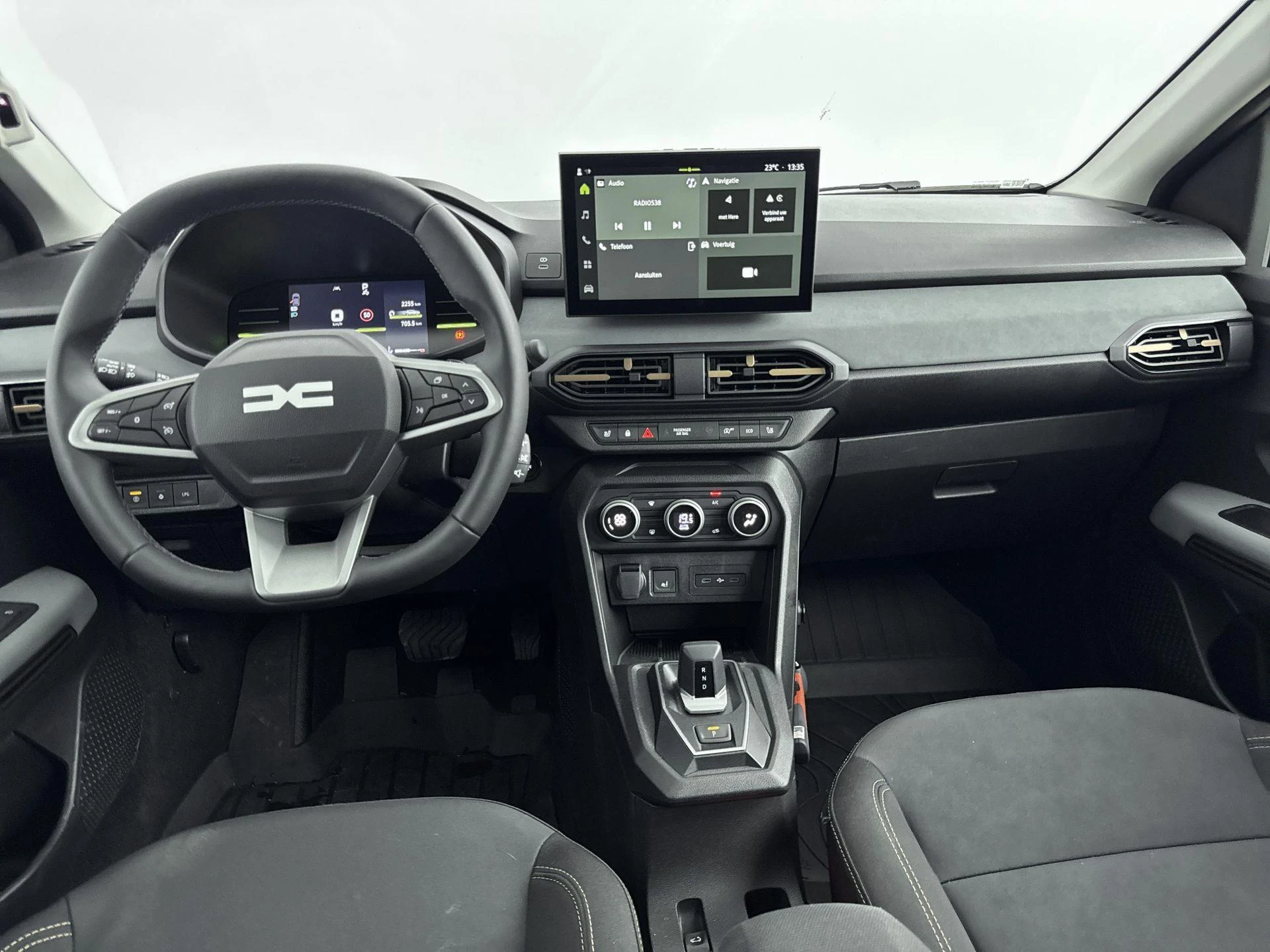 Dacia-Sandero Stepway-image-15