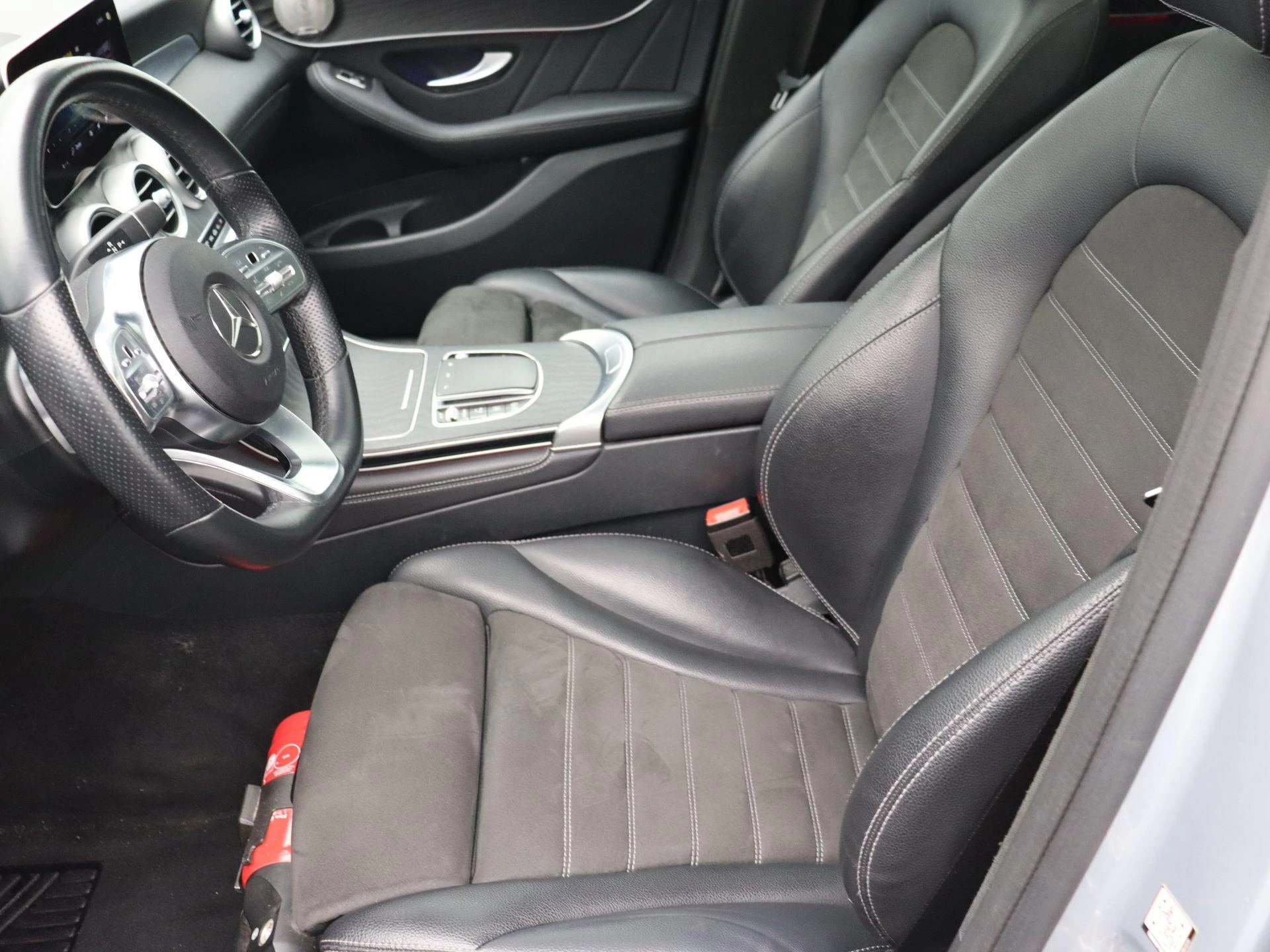 Mercedes-Benz GLC 200 d AMG LINE + CARPLAY + BURMESTER + PANO DAK +