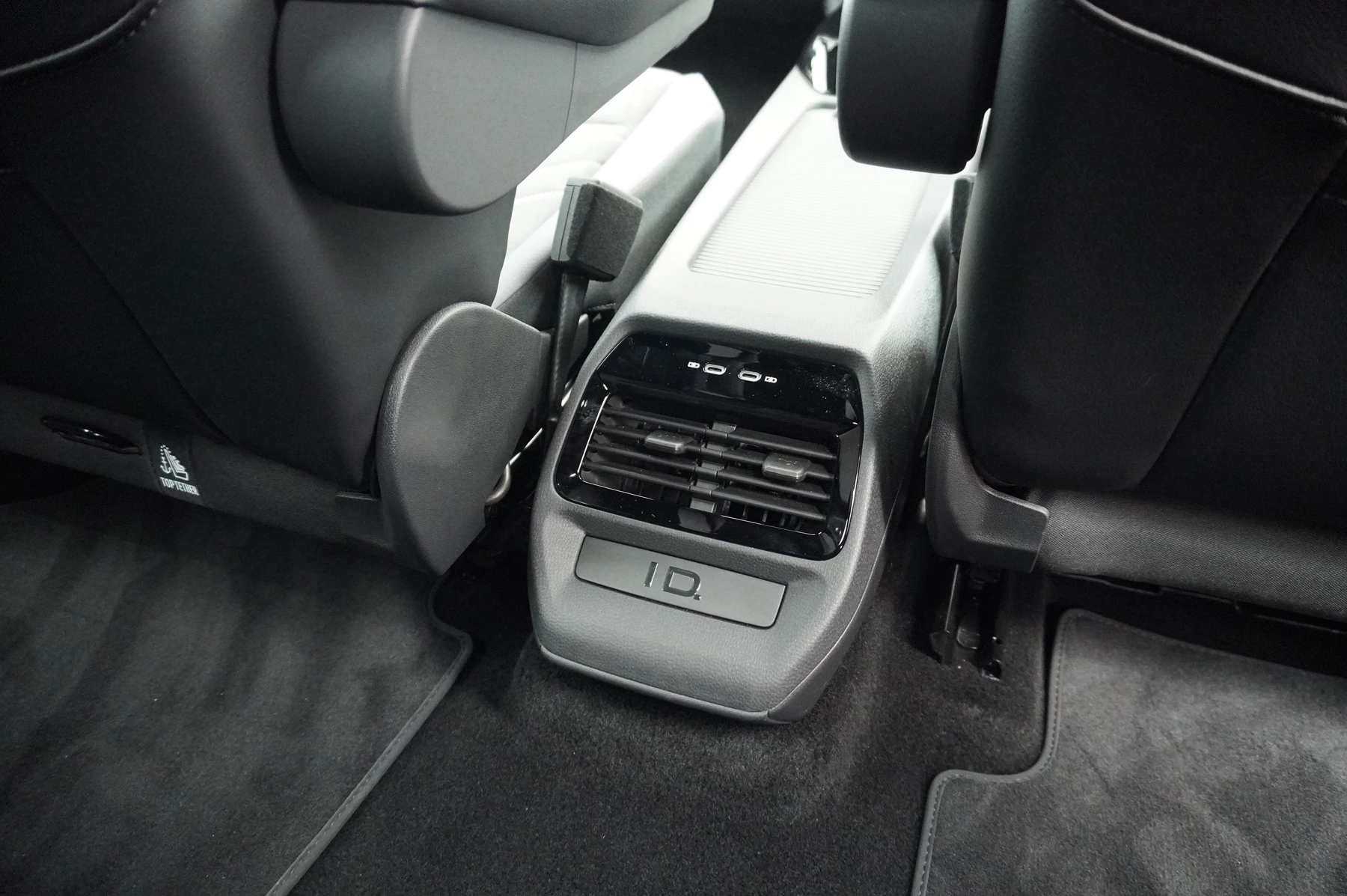 Volkswagen-ID.4-image-32