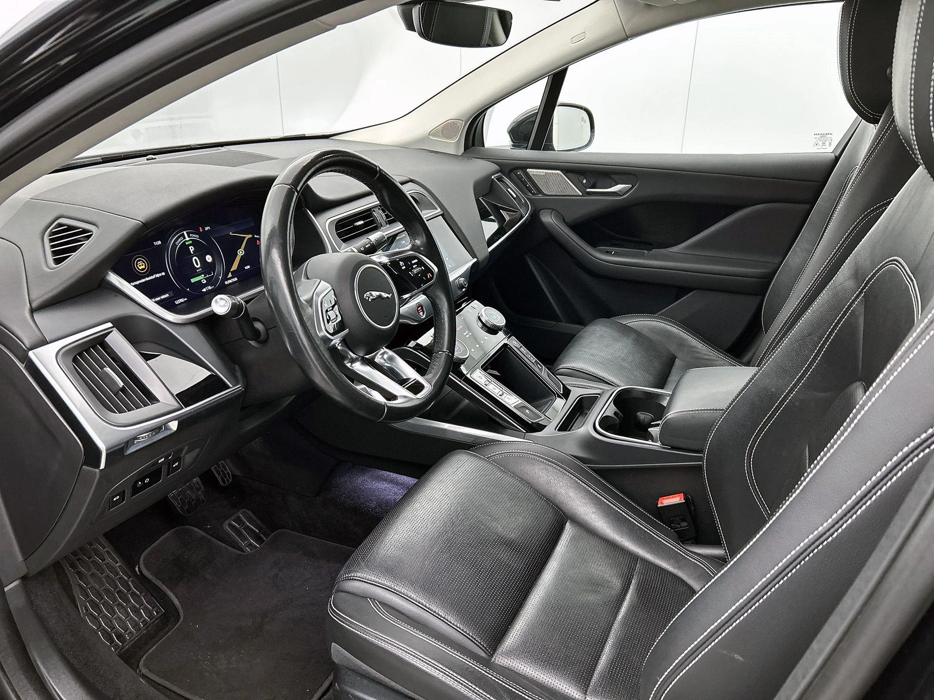 Jaguar-I-PACE-image-23
