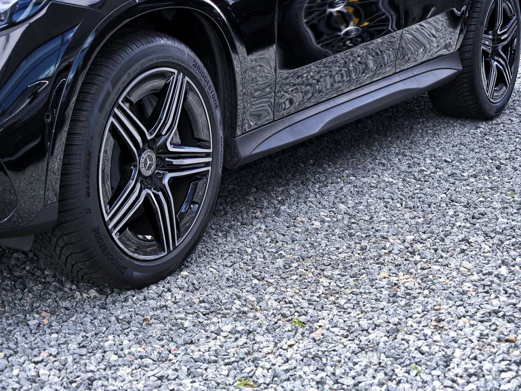Mercedes-Benz-GLC 220 d-image-6