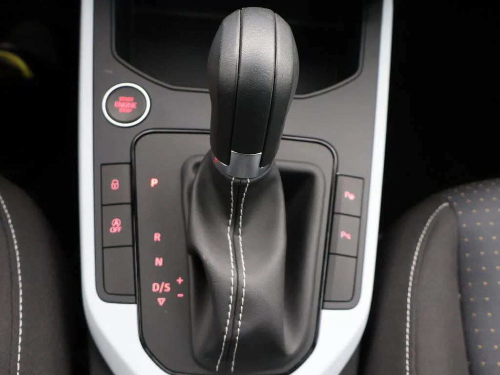SEAT-Arona-image-20