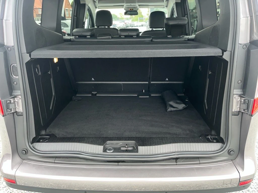 Mercedes-Benz-T-Klasse 180-image-13
