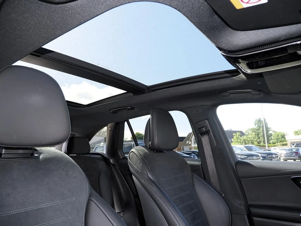 Mercedes-Benz-GLC 300 d-image-14
