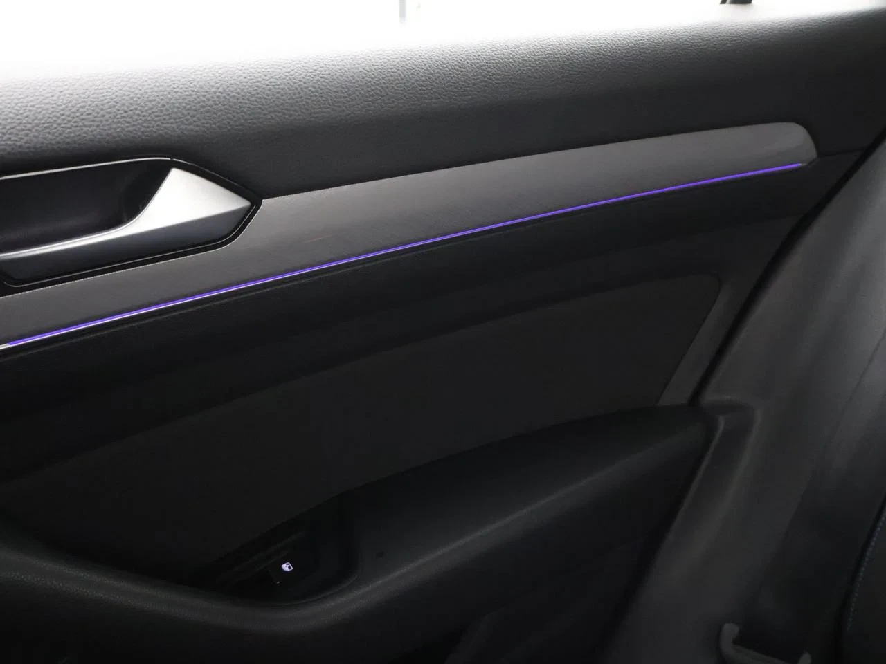 Volkswagen-Passat-image-21