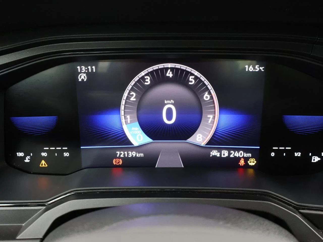 Volkswagen-Polo-image-12