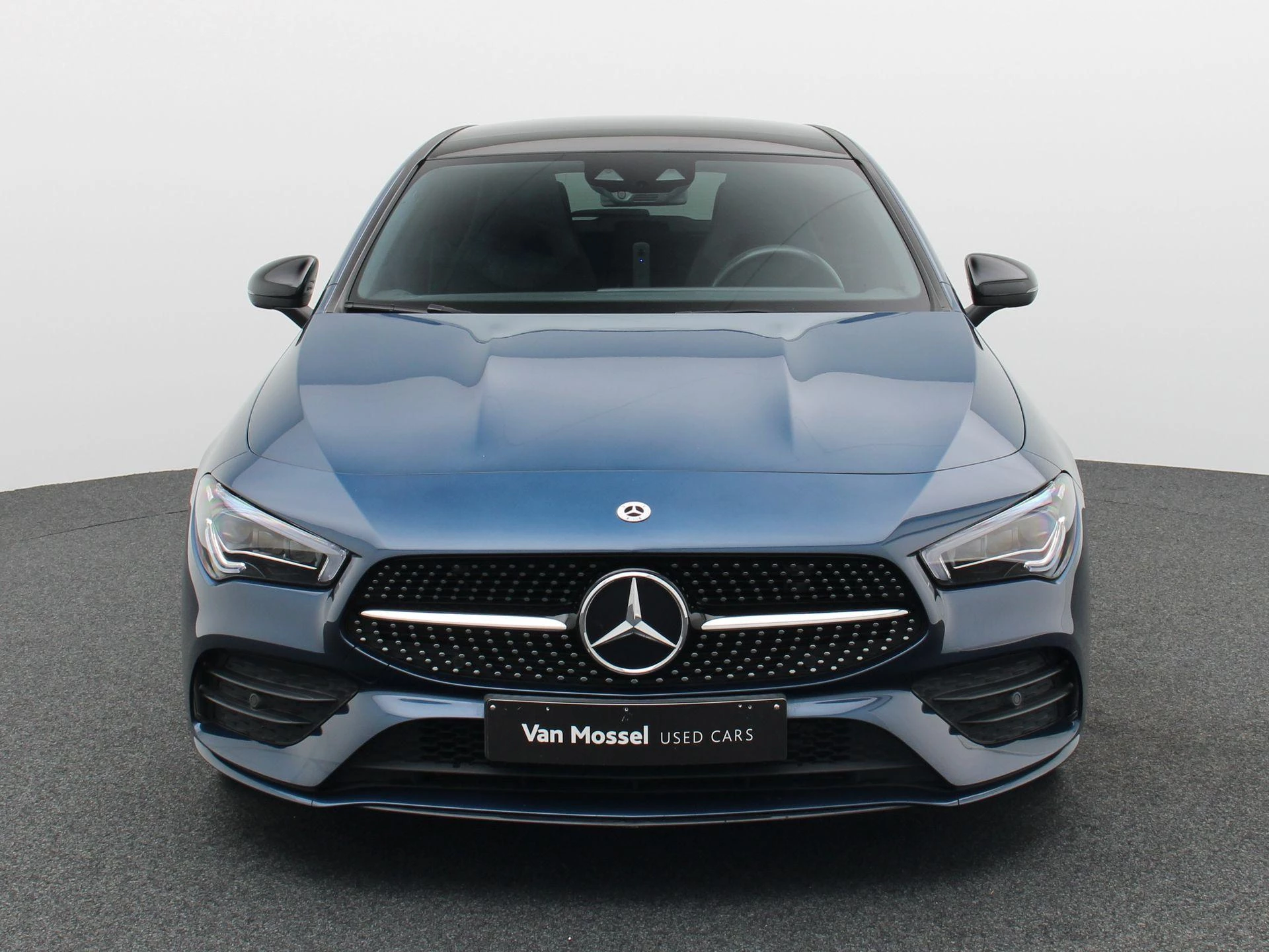 Mercedes-Benz CLA 180 AMG Line Shooting Brake + PANO DAK + MULTIBEAM LED + CARPLAY +