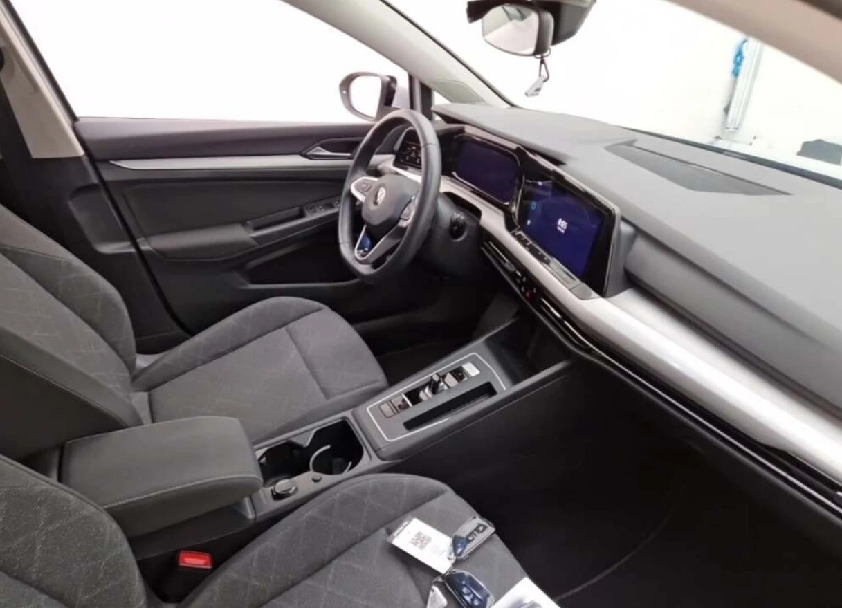Volkswagen-Golf-image-2