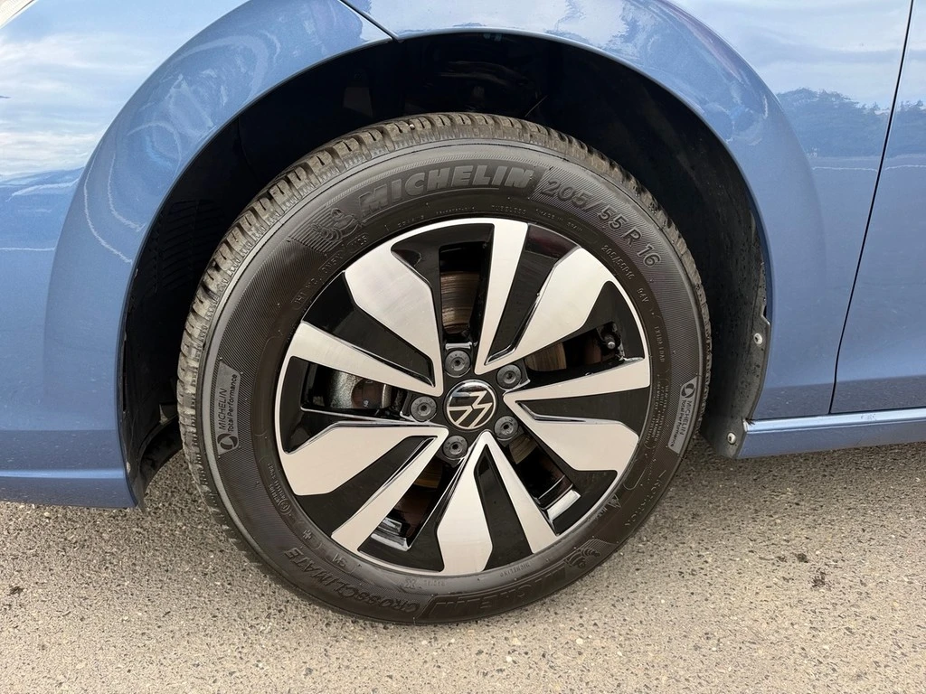 Volkswagen-Golf-image-2