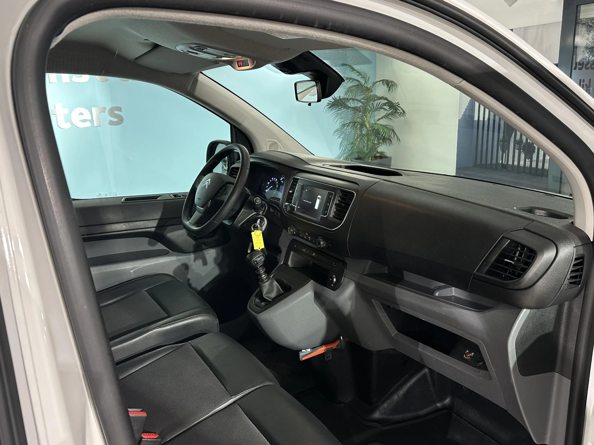 Citroën-Jumpy-image-13