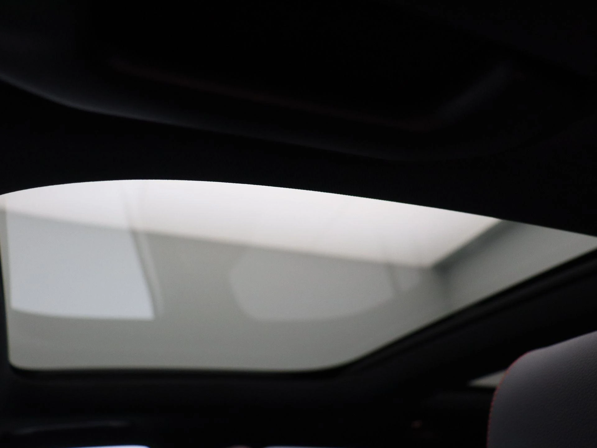 Mercedes-Benz EQA 250 AMG Line + PANORAMISCH DAK + CARPLAY + SURROUND VIEW CAMERA