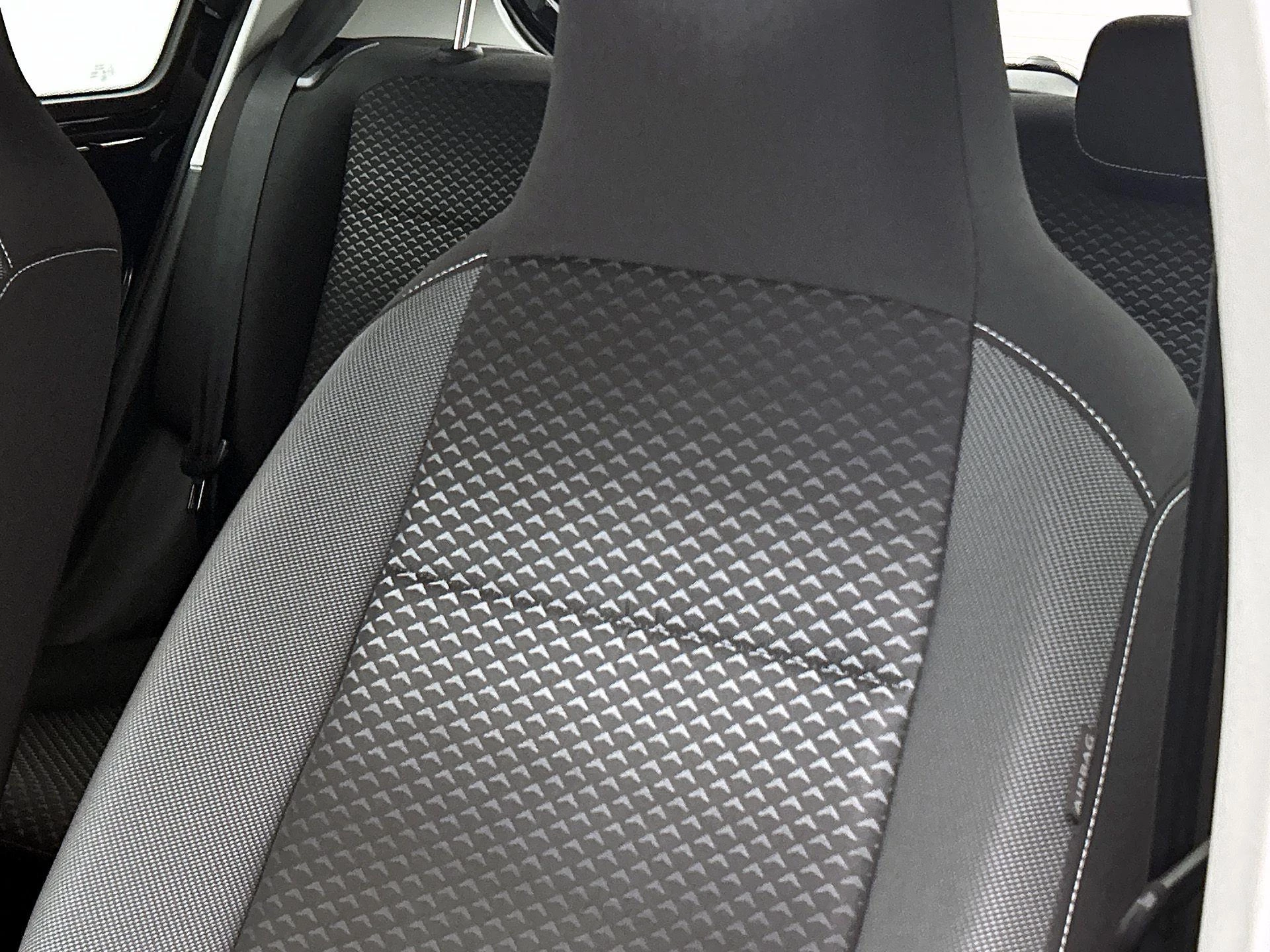 Volkswagen-e-up!-image-15