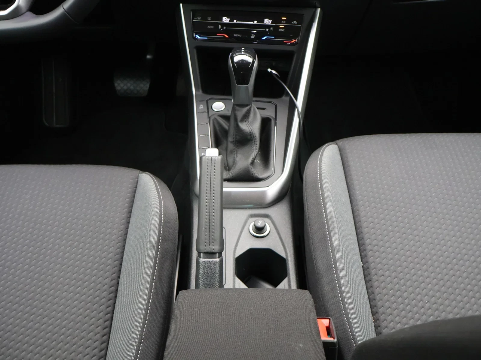 Volkswagen-Taigo-image-12