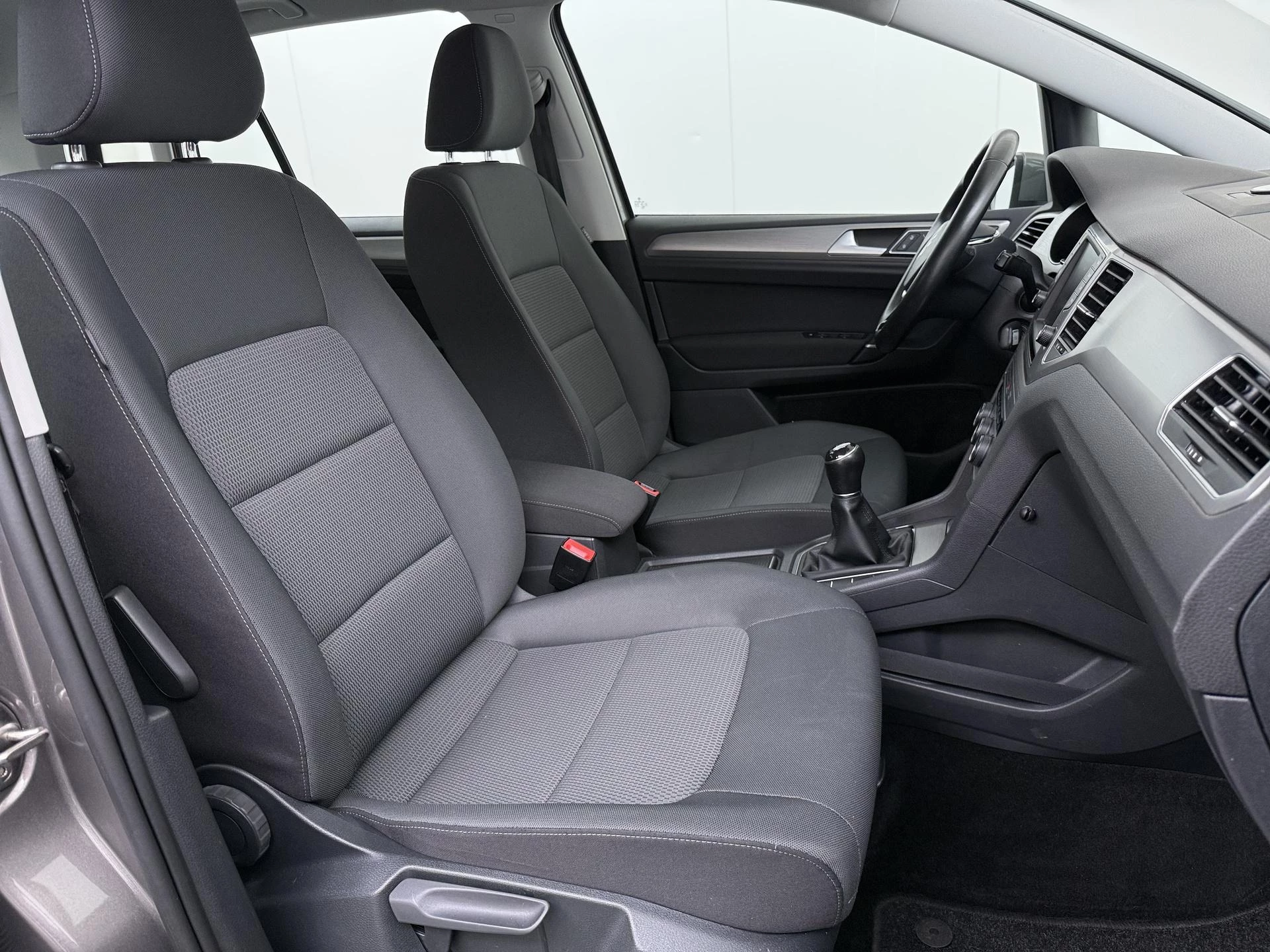 Volkswagen-Golf Sportsvan-image-27