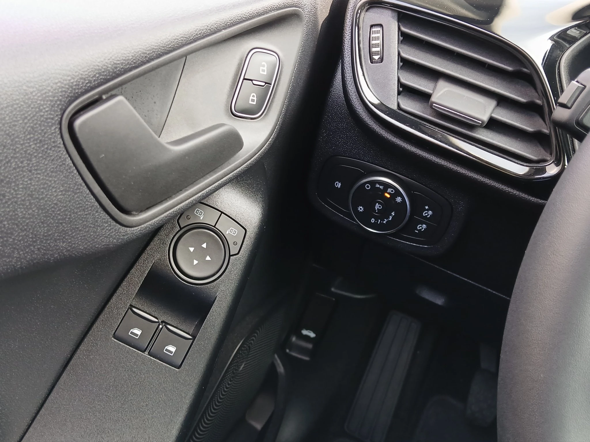 Ford Fiesta Trend AC | BT | DAB+ | WINTER-PAKET