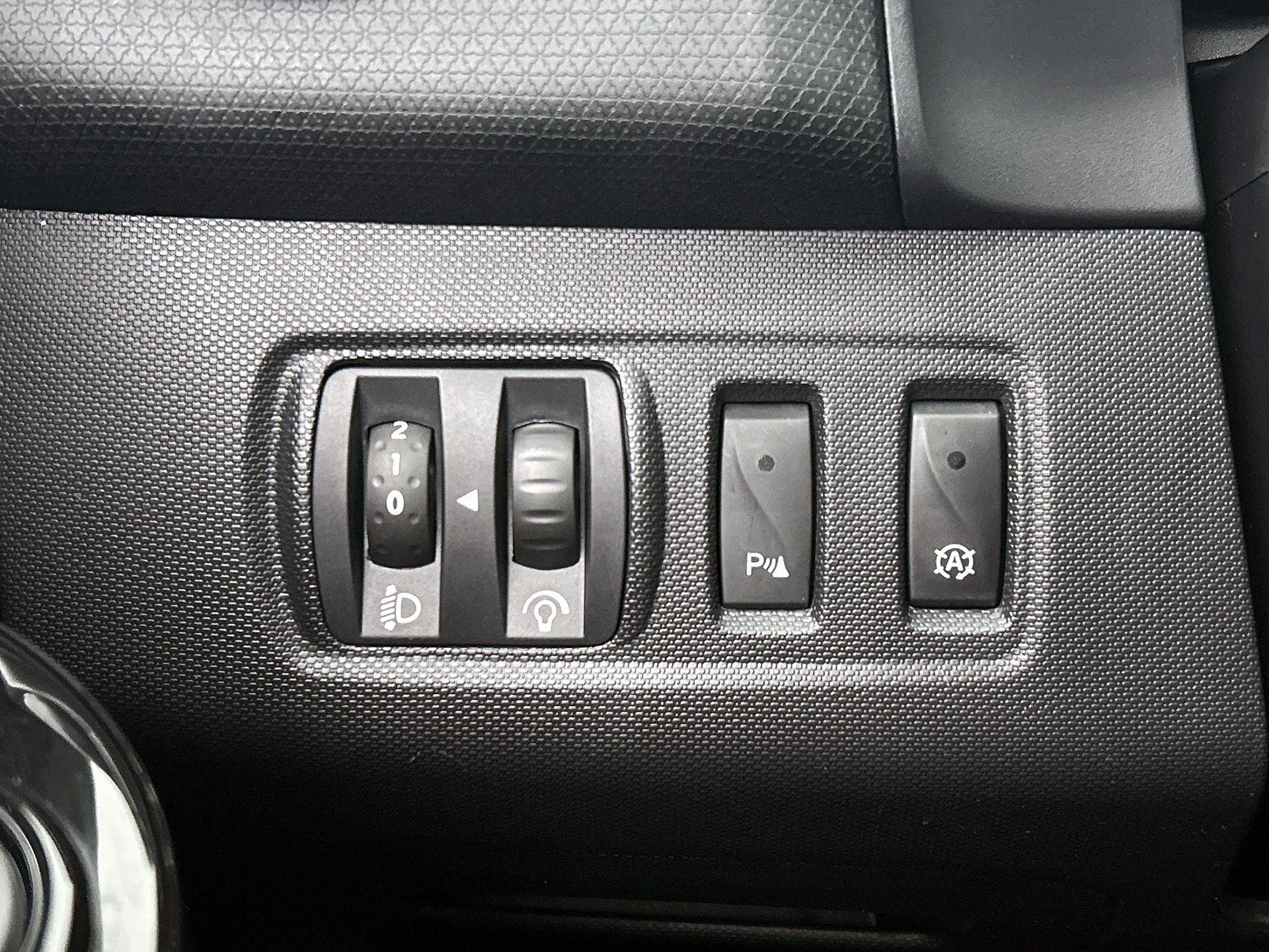 Renault-Clio-image-23