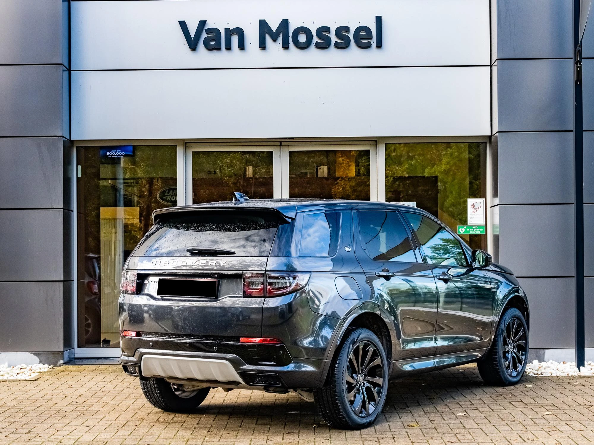 Land Rover-Discovery Sport-image-6