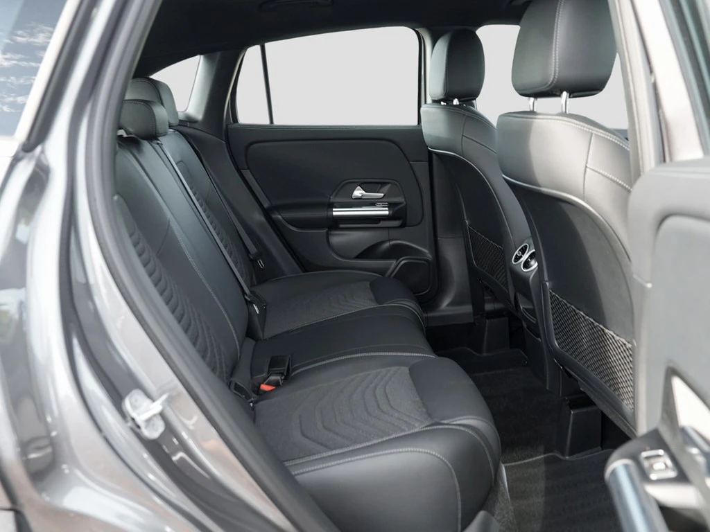 Mercedes-Benz-GLA-image-9